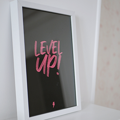 Petite affiche Pink Level Up